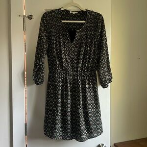 DR2 mini dress with quarter sleeves and floral pattern